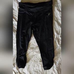 Old Navy Black Active Capris Workout Pants With Ruching NWOT Size Small